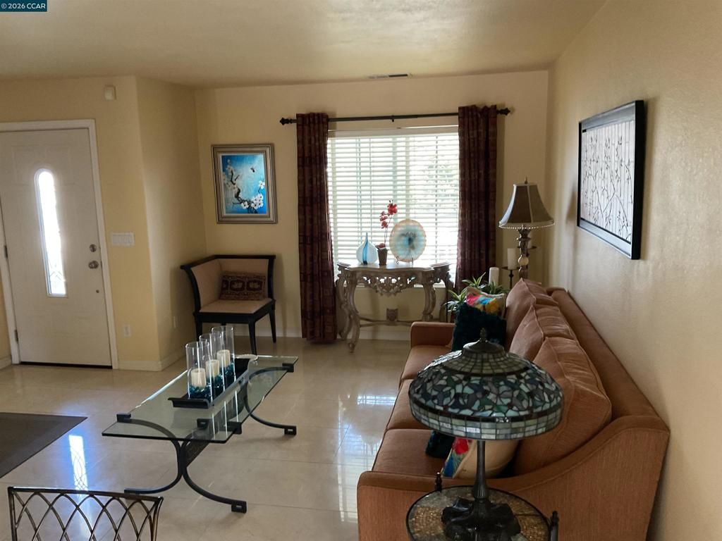 Image 20 of property listing at 4561 Temblor Way, Antioch, CA 94531