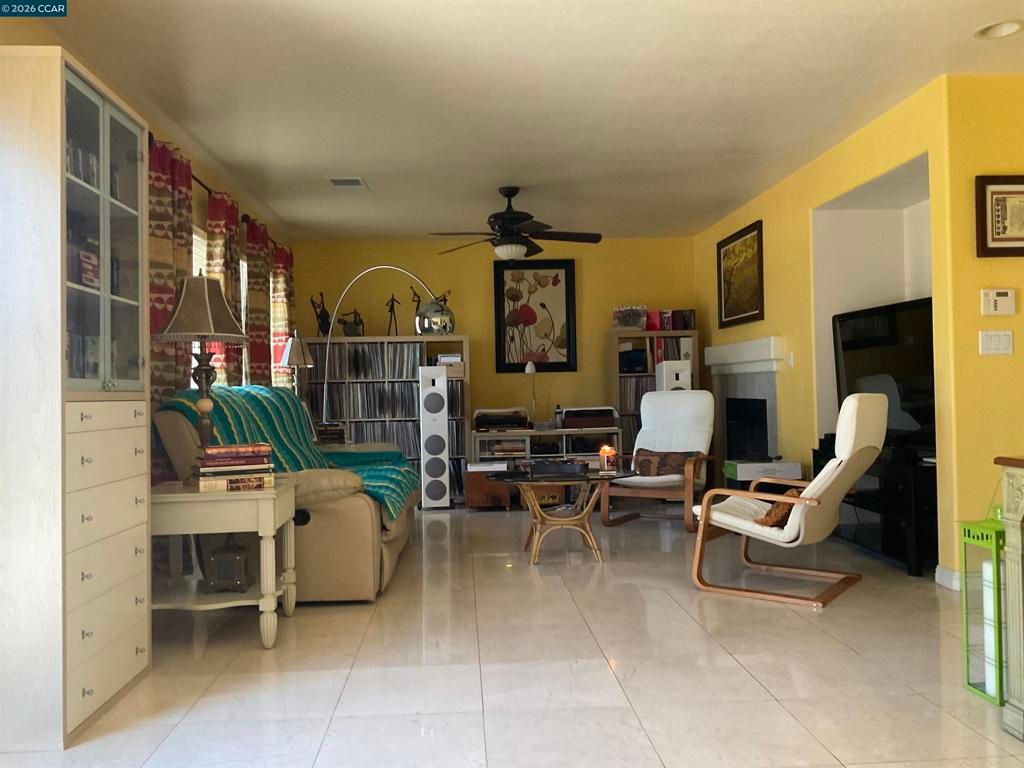 Image 3 of property listing at 4561 Temblor Way, Antioch, CA 94531