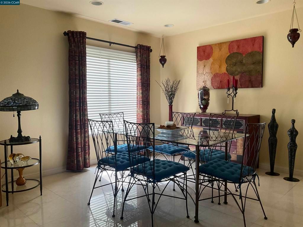 Image 5 of property listing at 4561 Temblor Way, Antioch, CA 94531