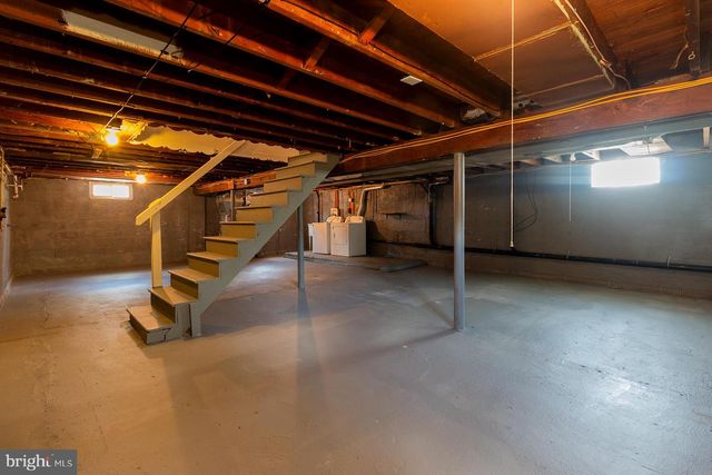 1009 MELROSE AVE, Blackwood, NJ 08012