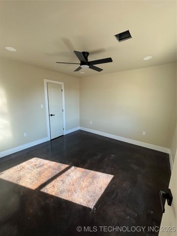 239 E 500 Road, Pryor, OK 74361