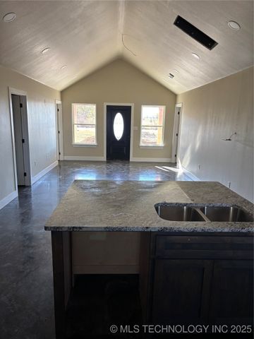 239 E 500 Road, Pryor, OK 74361