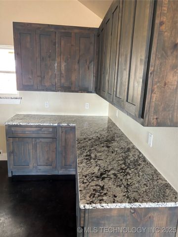 239 E 500 Road, Pryor, OK 74361