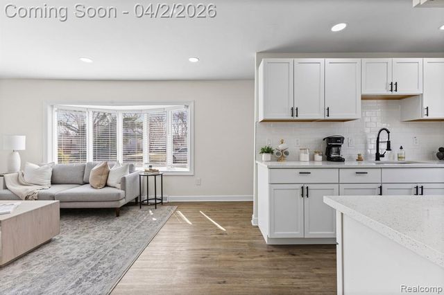 34948 Richard Street, Wayne, MI 48184