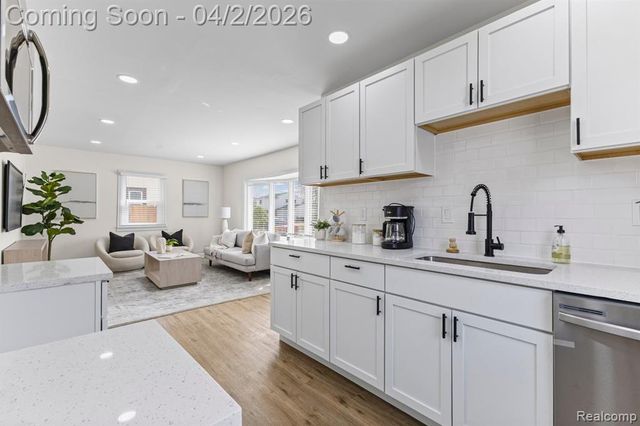 34948 Richard Street, Wayne, MI 48184