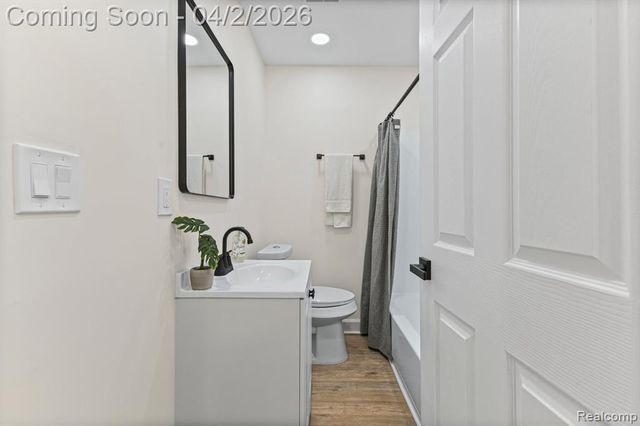 34948 Richard Street, Wayne, MI 48184