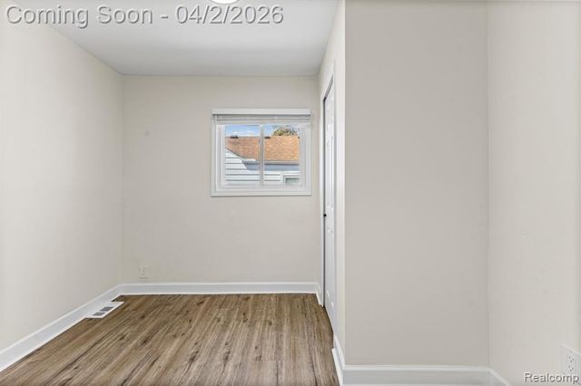 34948 Richard Street, Wayne, MI 48184