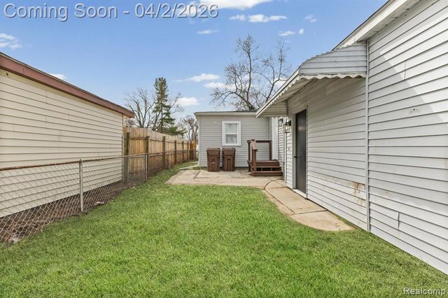 34948 Richard Street, Wayne, MI 48184