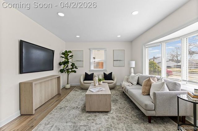 34948 Richard Street, Wayne, MI 48184