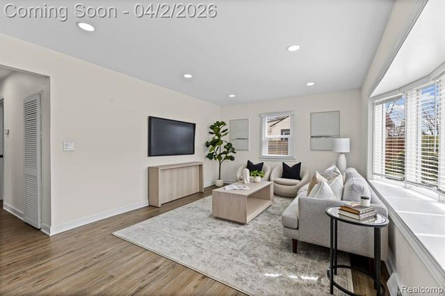 34948 Richard Street, Wayne, MI 48184