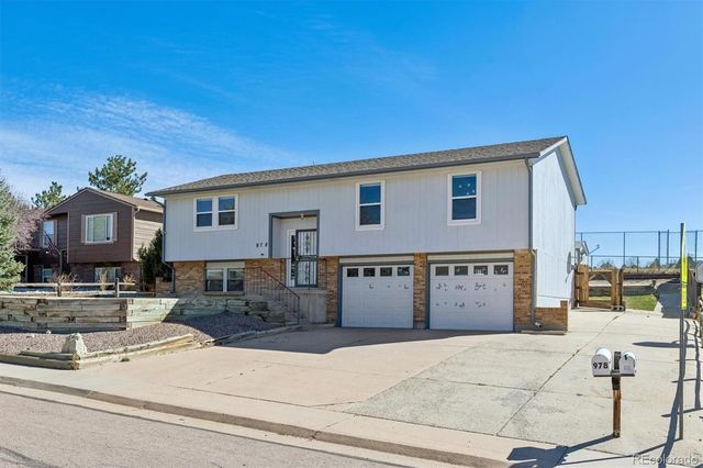 978 Oakwood Drive, Castle Rock, CO 80104