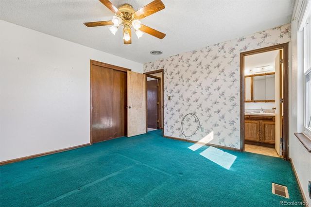 978 Oakwood Drive, Castle Rock, CO 80104