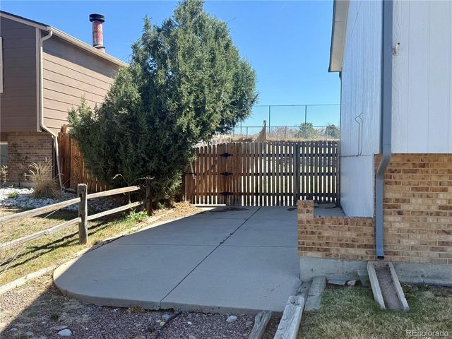 978 Oakwood Drive, Castle Rock, CO 80104