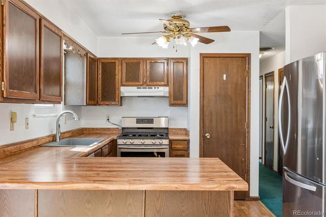 978 Oakwood Drive, Castle Rock, CO 80104