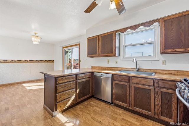 978 Oakwood Drive, Castle Rock, CO 80104