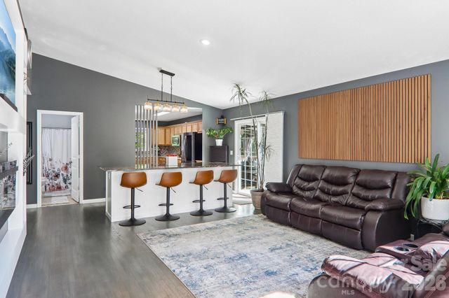 932 Monte Vista Road, Candler, NC 28715
