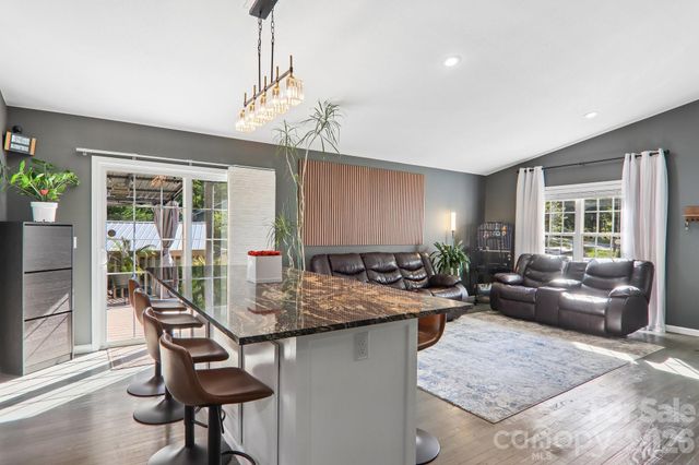932 Monte Vista Road, Candler, NC 28715