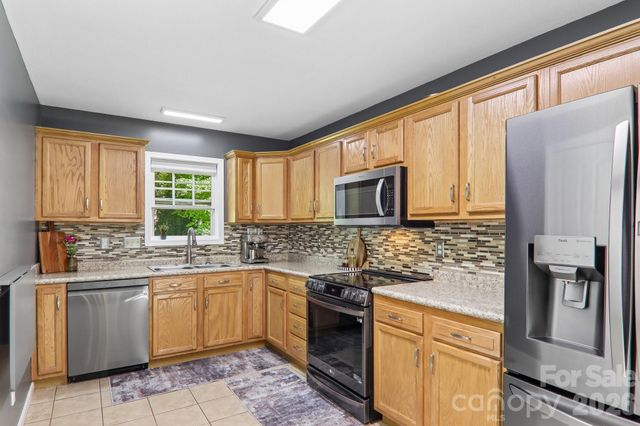 932 Monte Vista Road, Candler, NC 28715