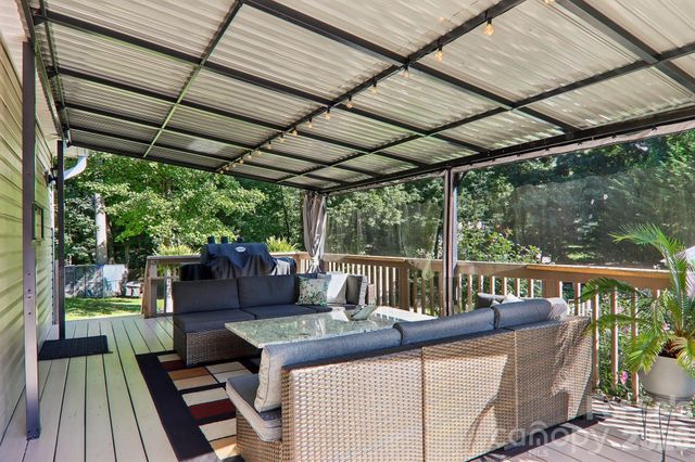 932 Monte Vista Road, Candler, NC 28715