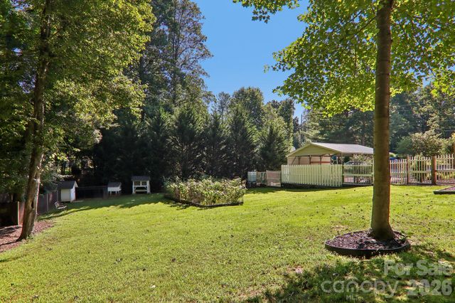 932 Monte Vista Road, Candler, NC 28715