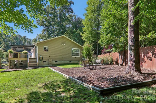 932 Monte Vista Road, Candler, NC 28715