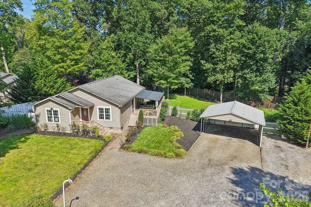 932 Monte Vista Road, Candler, NC 28715