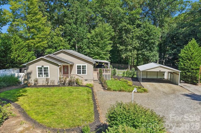 932 Monte Vista Road, Candler, NC 28715