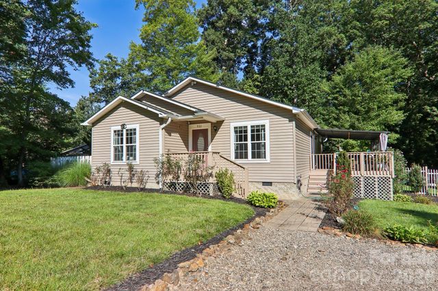932 Monte Vista Road, Candler, NC 28715
