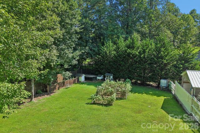 932 Monte Vista Road, Candler, NC 28715