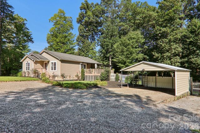 932 Monte Vista Road, Candler, NC 28715