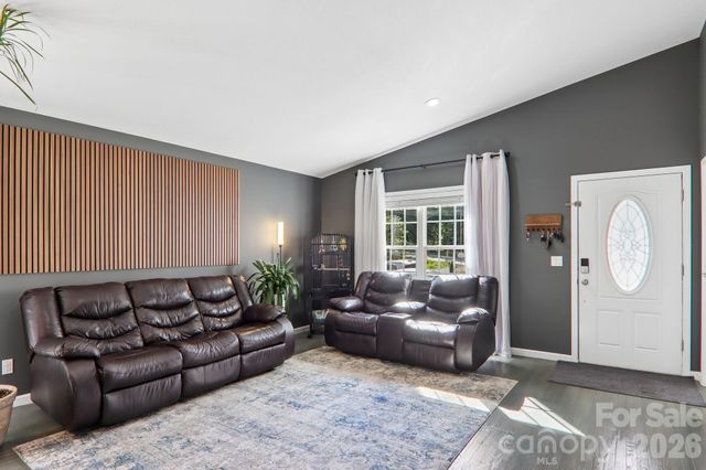 932 Monte Vista Road, Candler, NC 28715