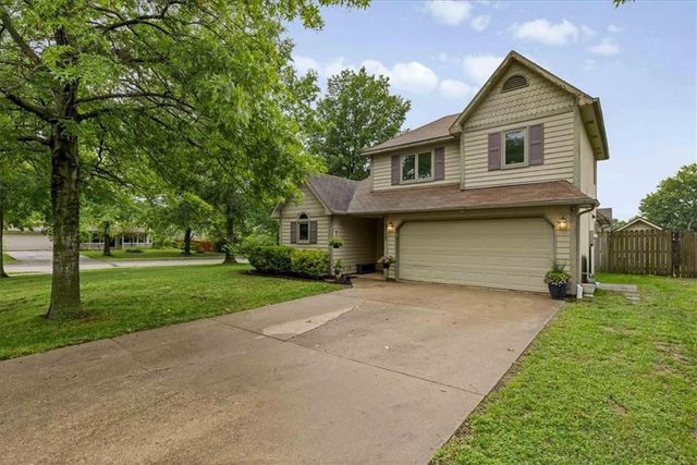 2717 Fenwick Road, Lawrence, KS 66046