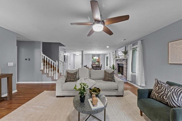 2717 Fenwick Road, Lawrence, KS 66046