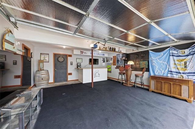 2717 Fenwick Road, Lawrence, KS 66046