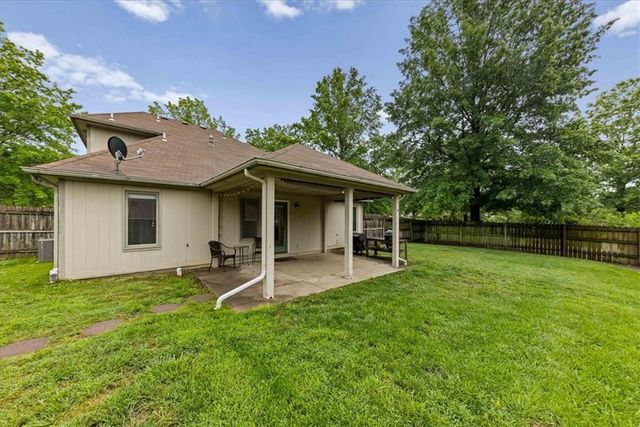 2717 Fenwick Road, Lawrence, KS 66046
