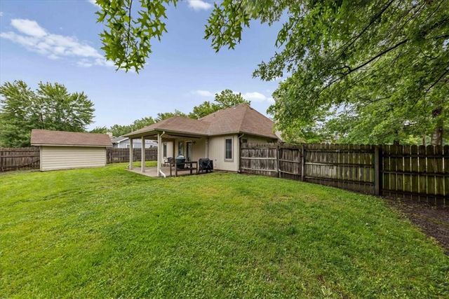 2717 Fenwick Road, Lawrence, KS 66046
