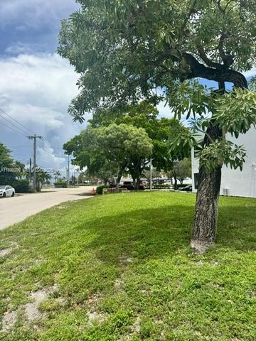 5300 NW 12th Avenue 12, Fort Lauderdale, FL 33309