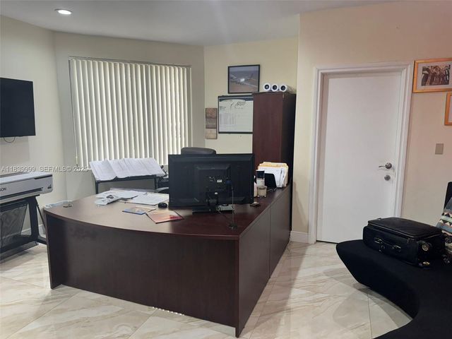 5300 NW 12th Avenue 12, Fort Lauderdale, FL 33309