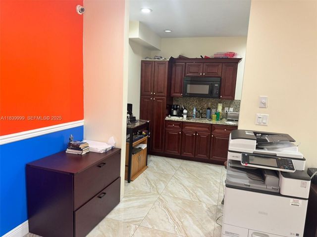 5300 NW 12th Avenue 12, Fort Lauderdale, FL 33309