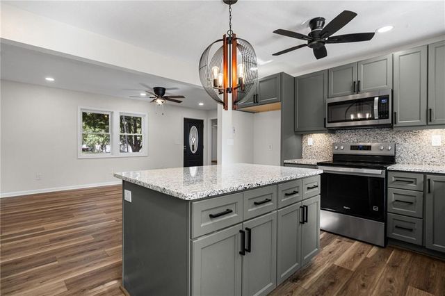 305 S Sunset Drive, Olathe, KS 66061