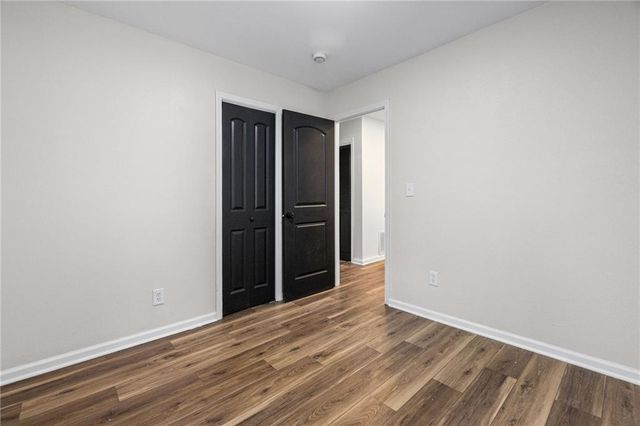 305 S Sunset Drive, Olathe, KS 66061