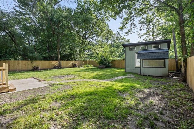 305 S Sunset Drive, Olathe, KS 66061