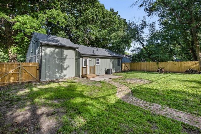 305 S Sunset Drive, Olathe, KS 66061
