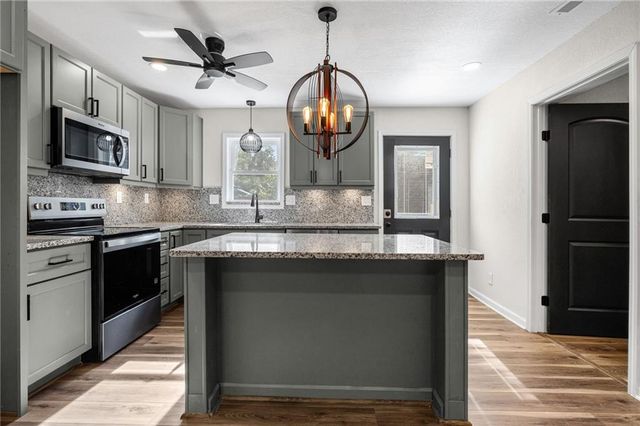 305 S Sunset Drive, Olathe, KS 66061