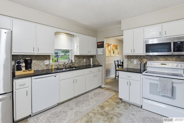 1105 Hackney Drive, Papillion, NE 68046