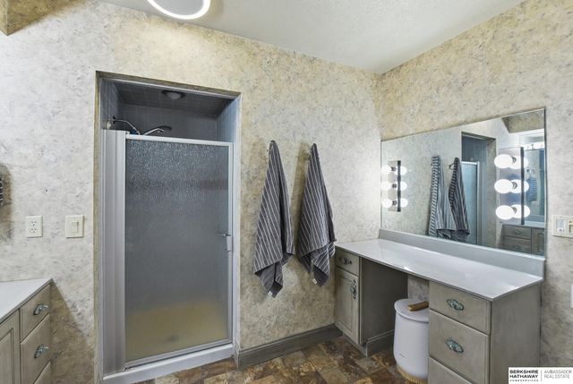 1105 Hackney Drive, Papillion, NE 68046