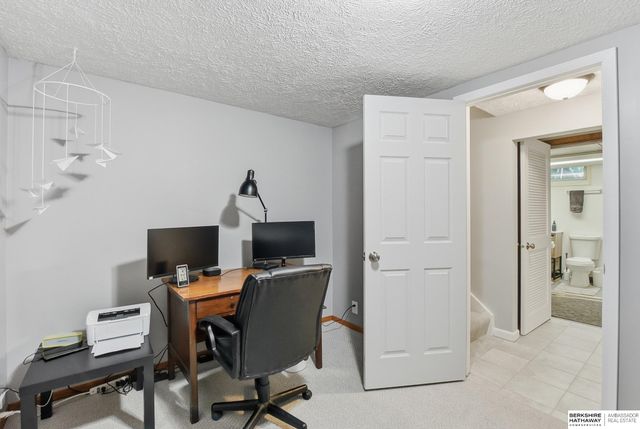 1105 Hackney Drive, Papillion, NE 68046
