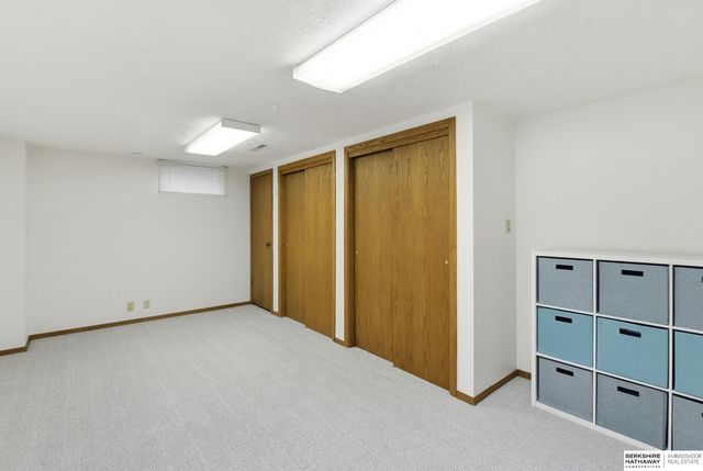 1105 Hackney Drive, Papillion, NE 68046