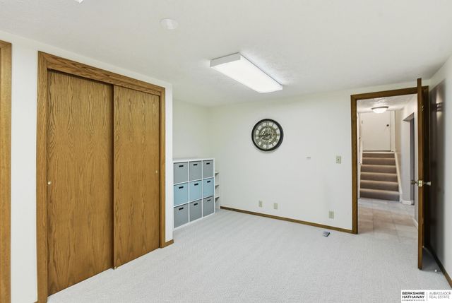 1105 Hackney Drive, Papillion, NE 68046