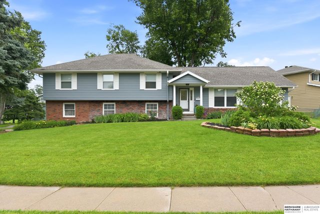 1105 Hackney Drive, Papillion, NE 68046